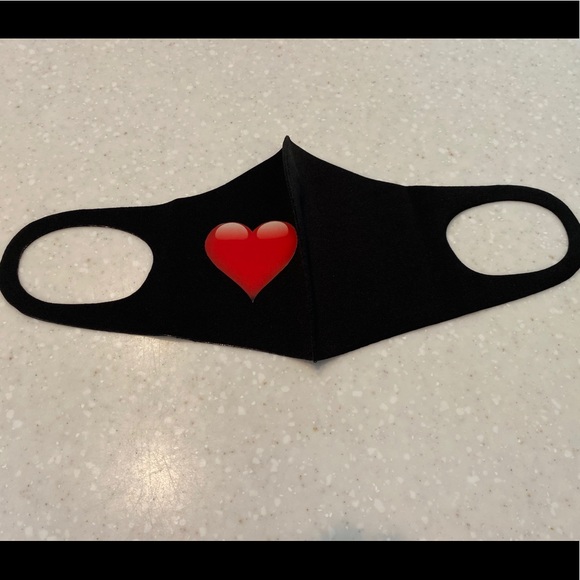Brand new face mask “ red heart  “❤️ - Picture 1 of 3